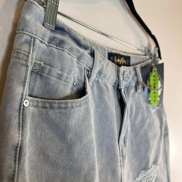 Indigo Rein NWT Super High Rise Short Distressed Light Blue 11 - Picture 3 of 16